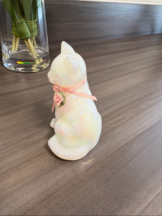 Fenton Opalescent Cat Figurine with Pink Ribbon and Rose - Picture 4 of 6
